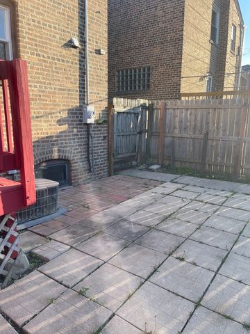 2212 123rd Place, Blue Island, IL 60406