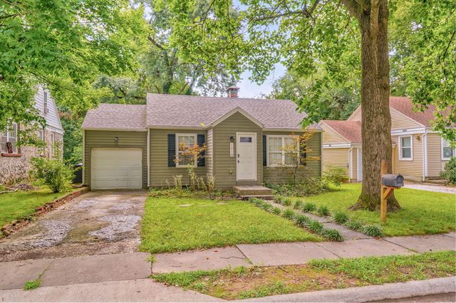 1210 S Pennsylvania Avenue, Springfield, MO 65807