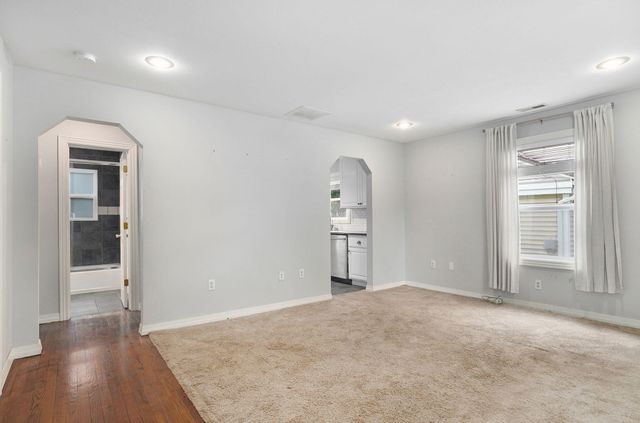 1210 S Pennsylvania Avenue, Springfield, MO 65807