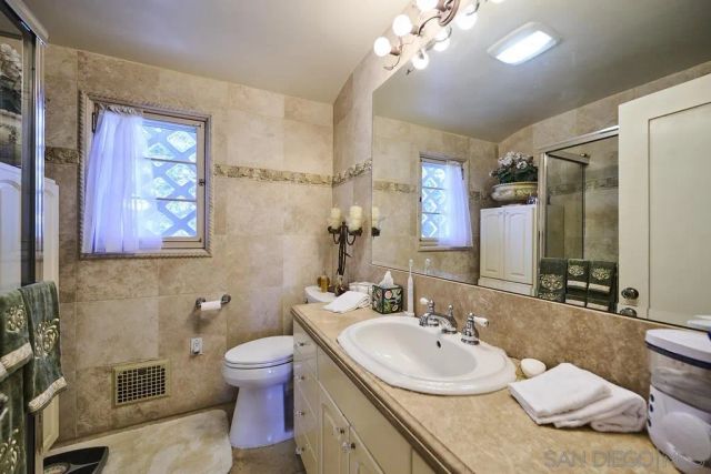2454 presidio dr, San Diego, CA 92103