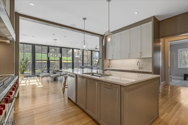 270 Up Mountain Avenue, Montclair Twp., NJ 07043