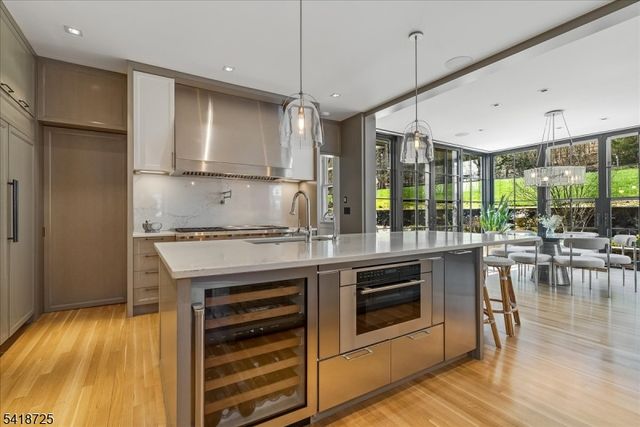 270 Up Mountain Avenue, Montclair Twp., NJ 07043