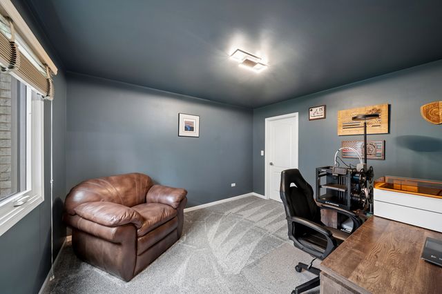 8122 Hampton Drive, Woodridge, IL 60517