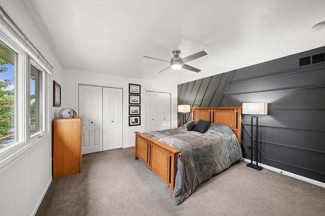 8122 Hampton Drive, Woodridge, IL 60517
