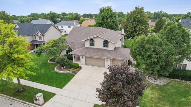 8122 Hampton Drive, Woodridge, IL 60517