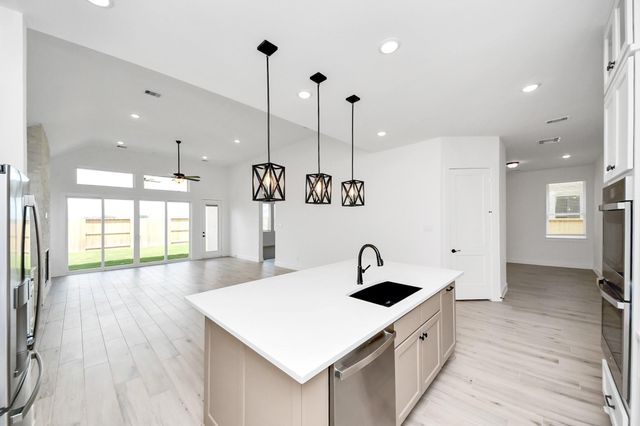 9507 Chateau Hill, Manvel, TX 77578