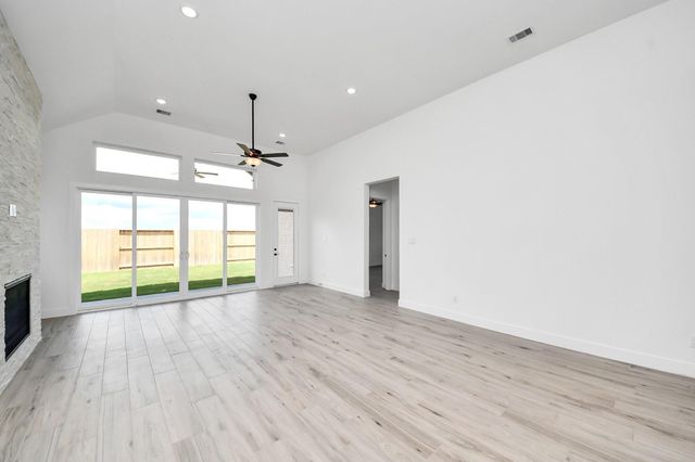 9507 Chateau Hill, Manvel, TX 77578
