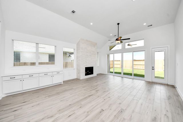 9507 Chateau Hill, Manvel, TX 77578