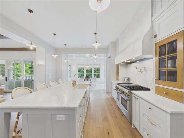 8401 W Kingbird Court, Bentonville, AR 72713