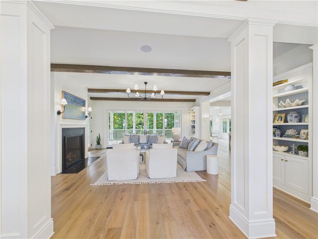 8401 W Kingbird Court, Bentonville, AR 72713