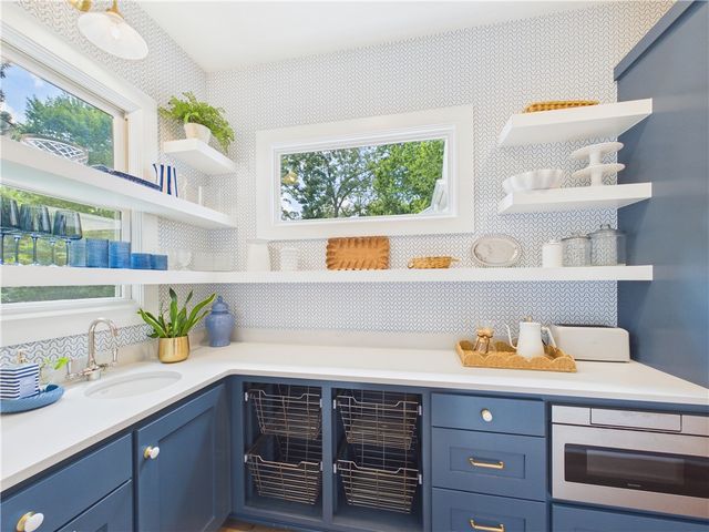 8401 W Kingbird Court, Bentonville, AR 72713