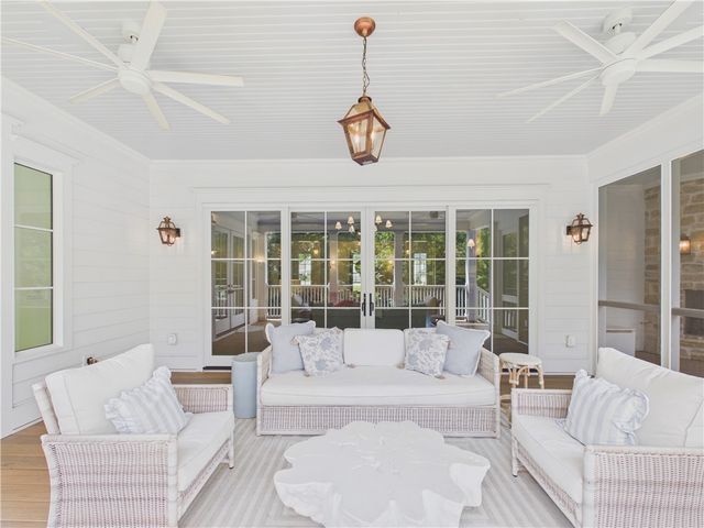 8401 W Kingbird Court, Bentonville, AR 72713