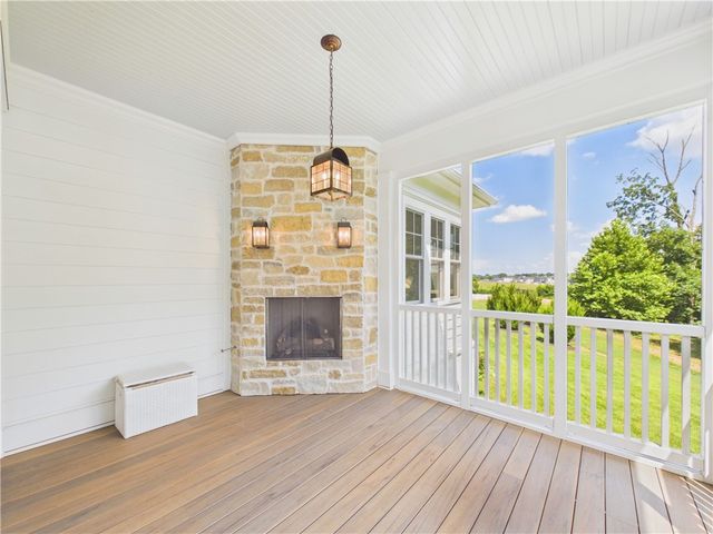 8401 W Kingbird Court, Bentonville, AR 72713