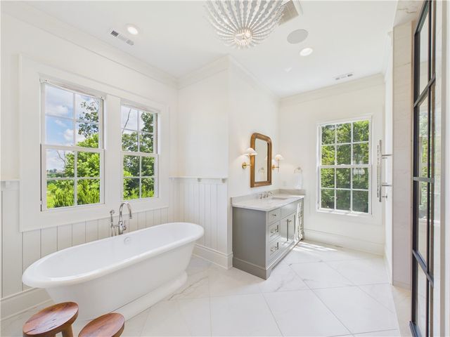 8401 W Kingbird Court, Bentonville, AR 72713