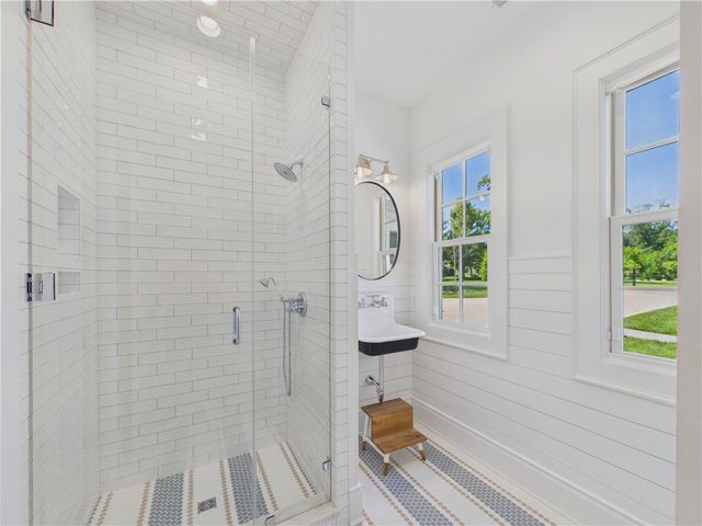 8401 W Kingbird Court, Bentonville, AR 72713