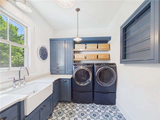 8401 W Kingbird Court, Bentonville, AR 72713