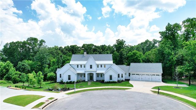 8401 W Kingbird Court, Bentonville, AR 72713