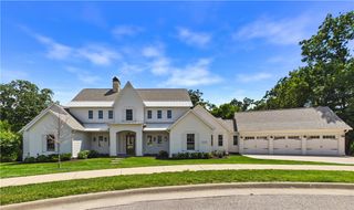 8401 W Kingbird Court, Bentonville, AR 72713