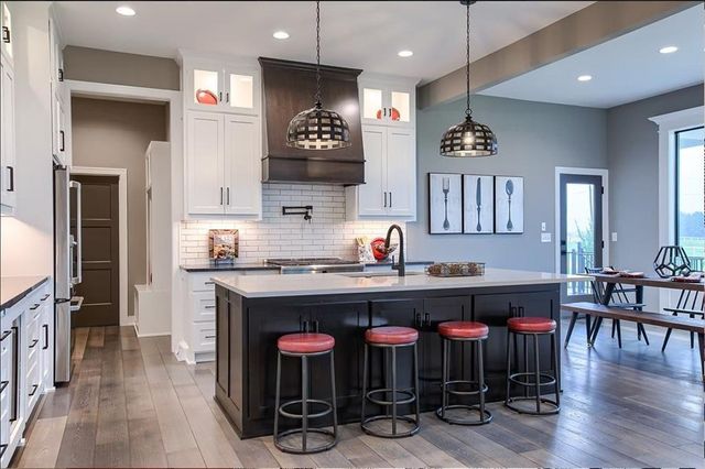 15315 W 161st Terrace, Olathe, KS 66062