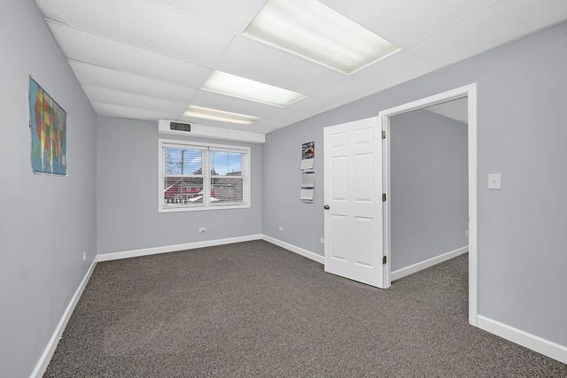 3S340 Rockwell Street N 201, Warrenville, IL 61087