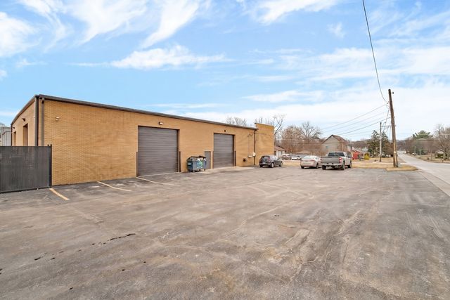 3S340 Rockwell Street N 201, Warrenville, IL 61087