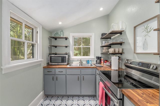 240 SW 3RD STREET, Gainesville, FL 32601