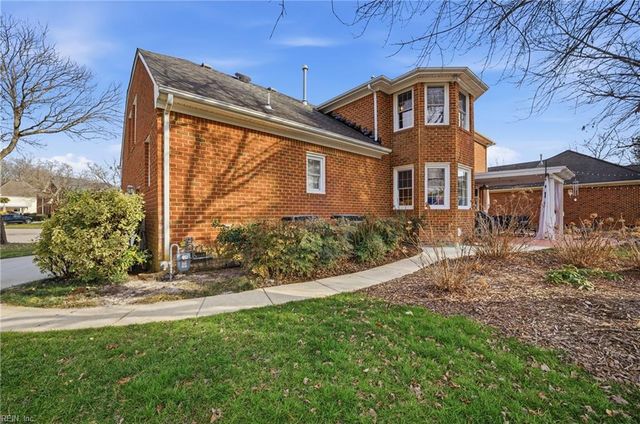 734 Yorkshire TRL, Chesapeake, VA 23322