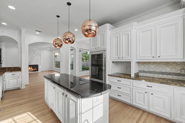 3767 Bellefontaine Street, Houston, TX 77025