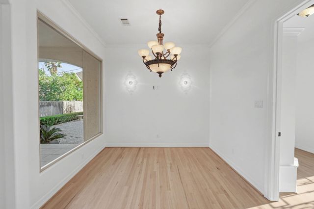 3767 Bellefontaine Street, Houston, TX 77025