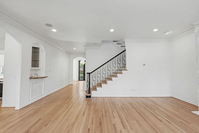 3767 Bellefontaine Street, Houston, TX 77025