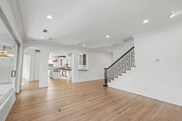 3767 Bellefontaine Street, Houston, TX 77025