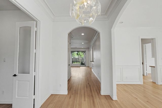 3767 Bellefontaine Street, Houston, TX 77025