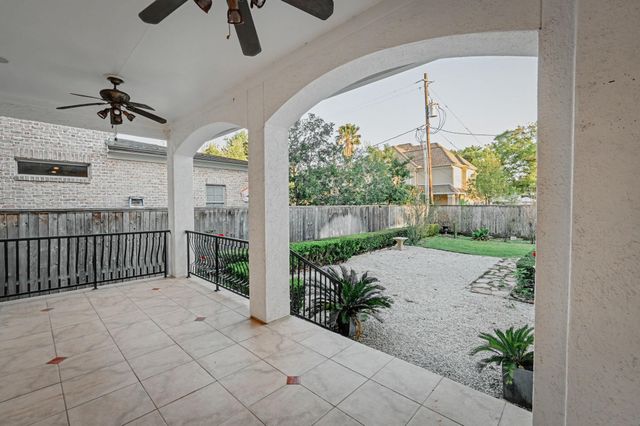 3767 Bellefontaine Street, Houston, TX 77025