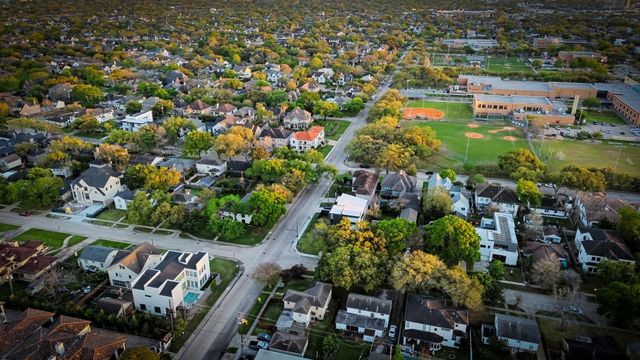 3767 Bellefontaine Street, Houston, TX 77025