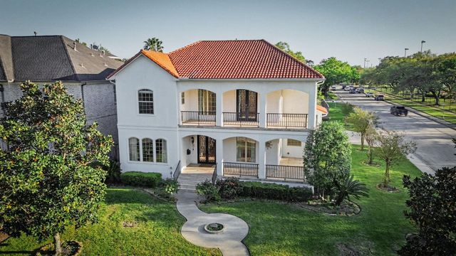3767 Bellefontaine Street, Houston, TX 77025