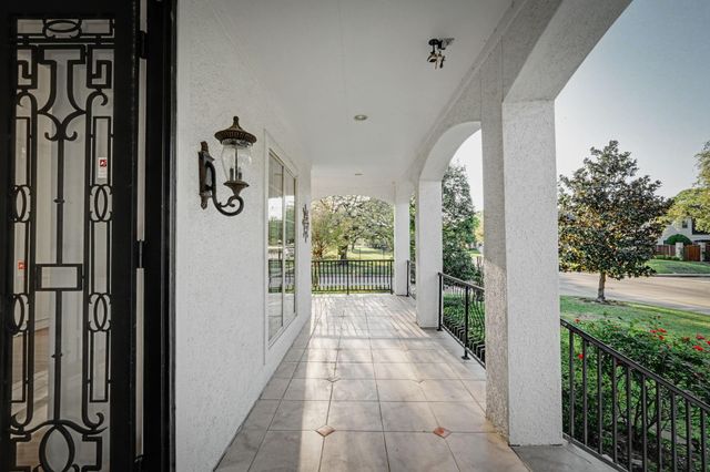 3767 Bellefontaine Street, Houston, TX 77025