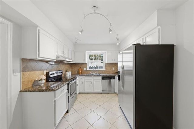 1138 Moorestown Circle, Decatur, GA 30033