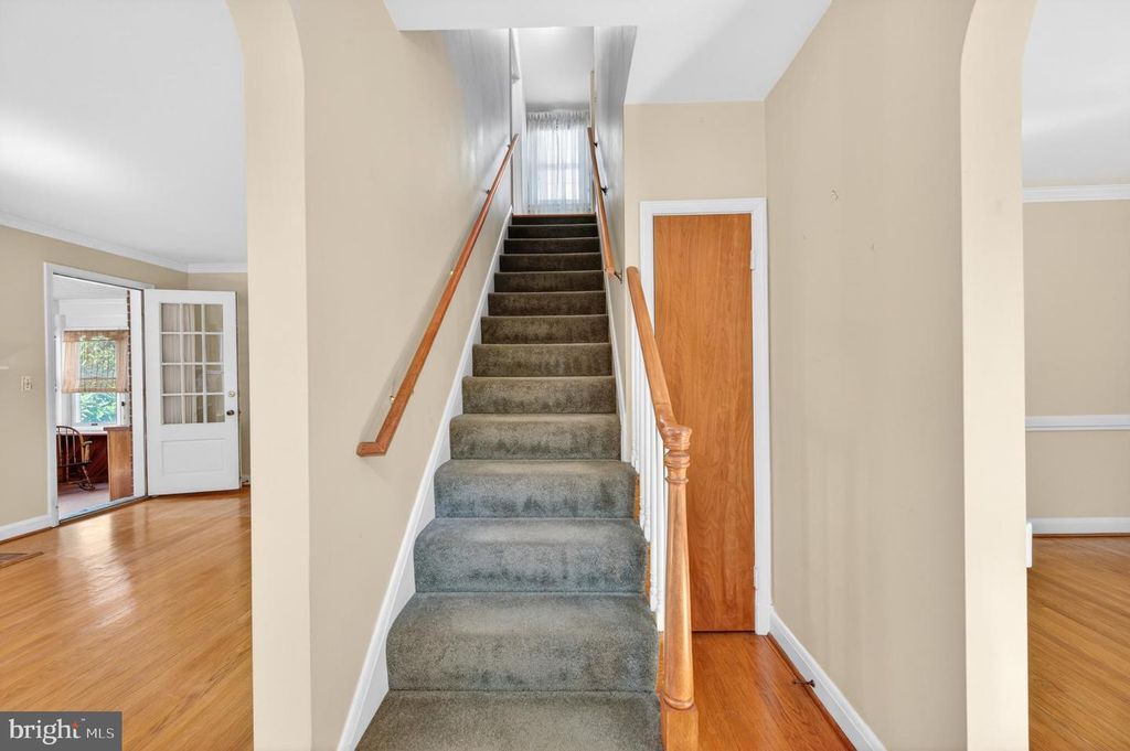 Image 26 of property listing at 506 DOGWOOD LN, Towson, MD 21286