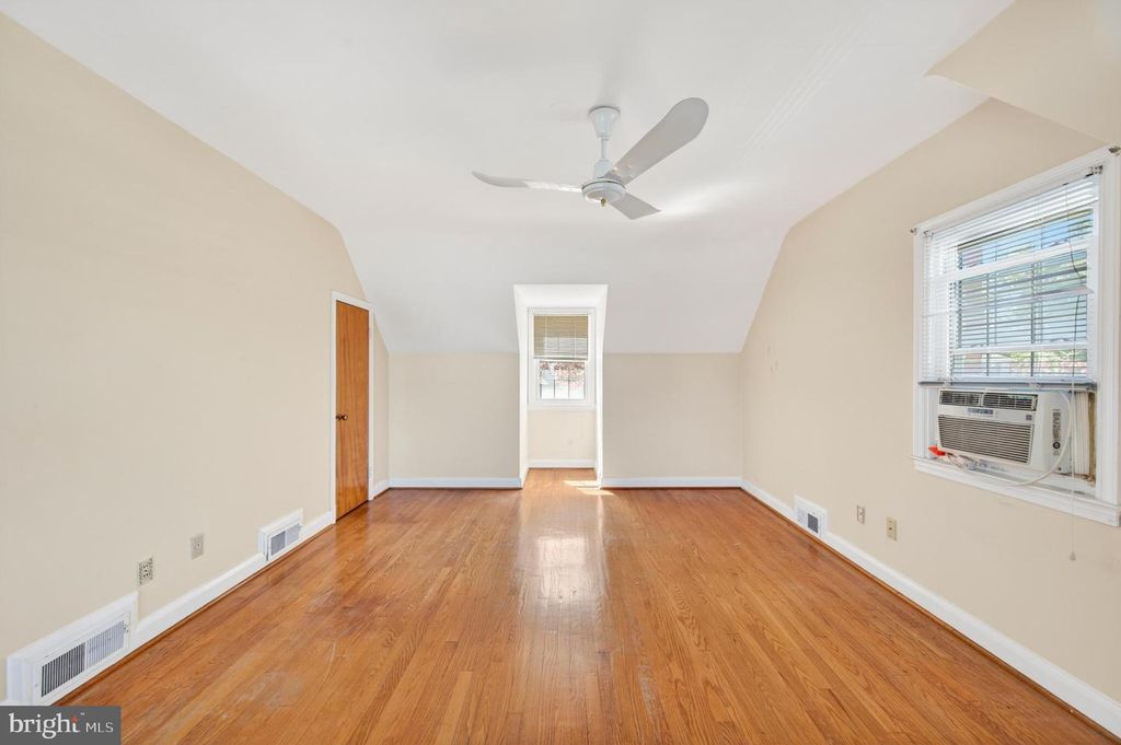 Image 30 of property listing at 506 DOGWOOD LN, Towson, MD 21286