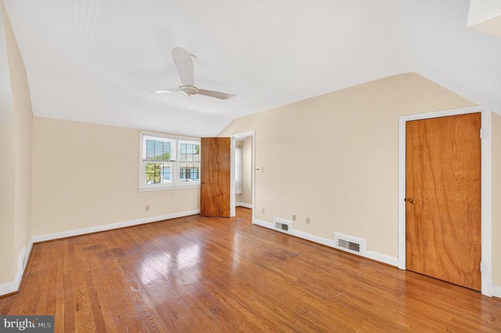 Image 31 of property listing at 506 DOGWOOD LN, Towson, MD 21286