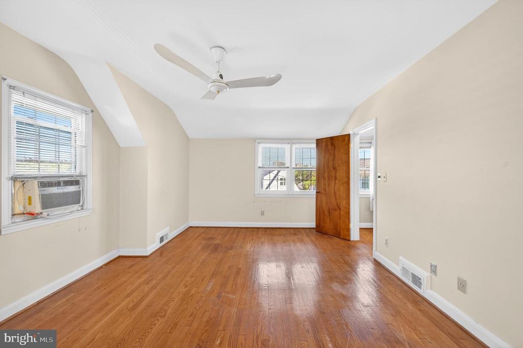 Image 32 of property listing at 506 DOGWOOD LN, Towson, MD 21286