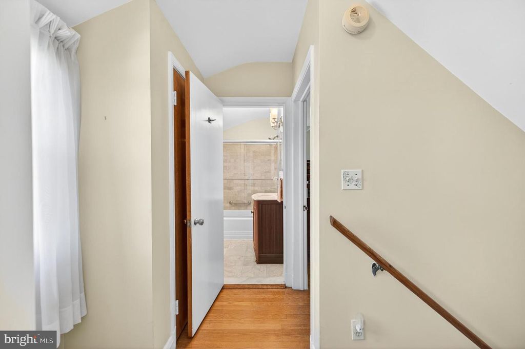 Image 33 of property listing at 506 DOGWOOD LN, Towson, MD 21286