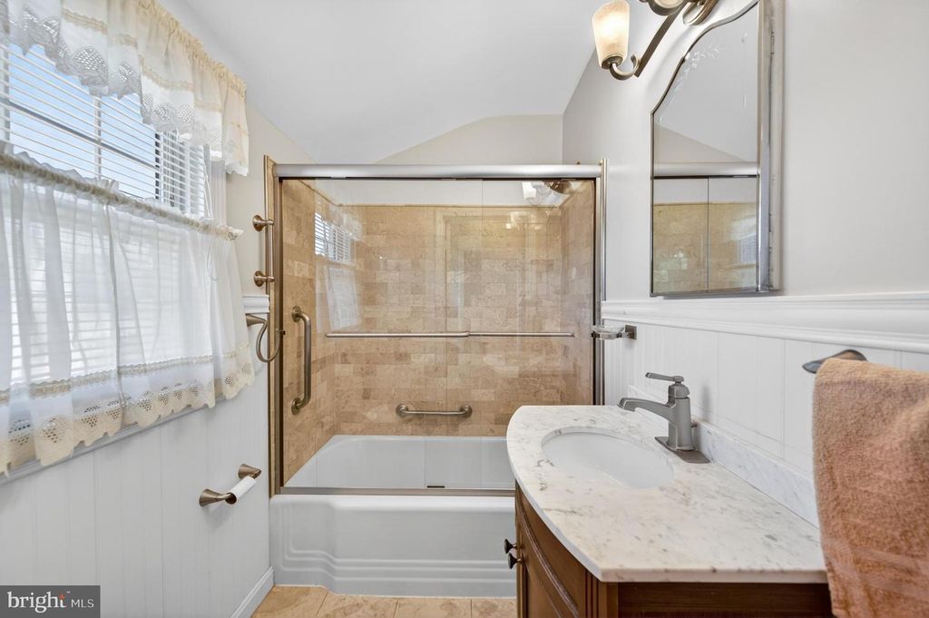 Image 35 of property listing at 506 DOGWOOD LN, Towson, MD 21286