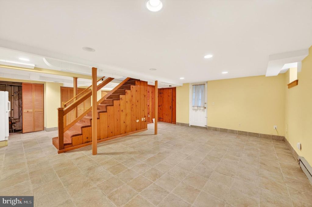 Image 36 of property listing at 506 DOGWOOD LN, Towson, MD 21286