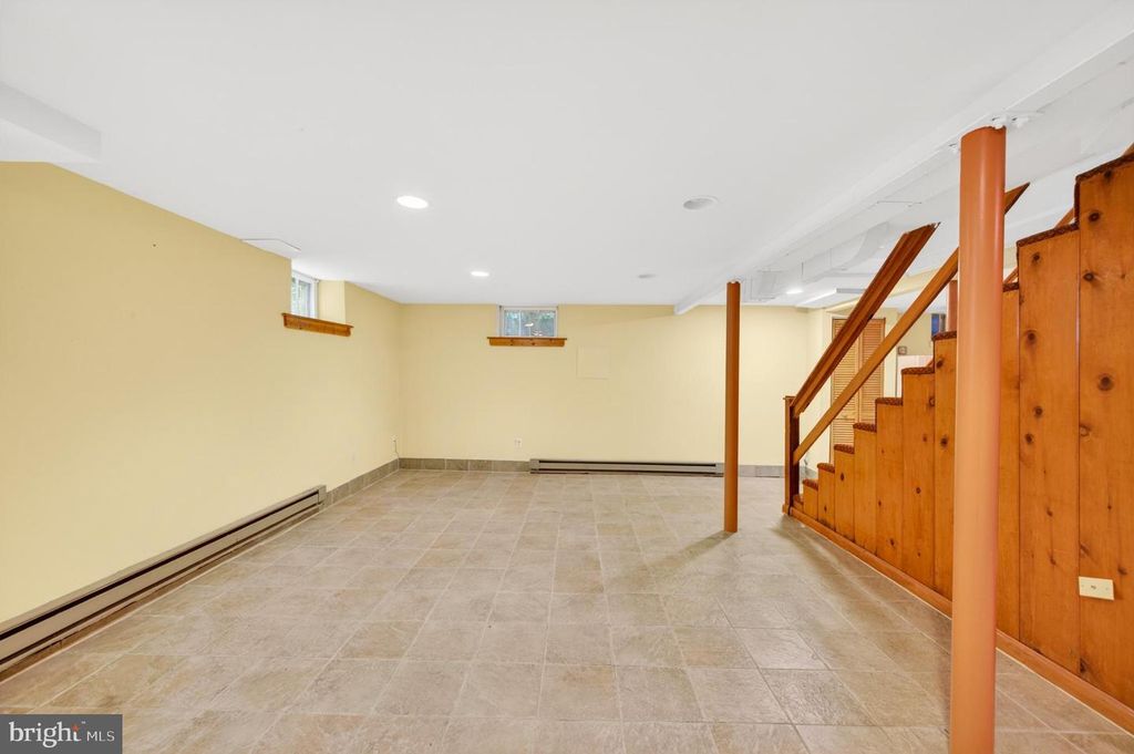Image 38 of property listing at 506 DOGWOOD LN, Towson, MD 21286