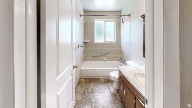 831 E CANYON RD, Spanish Fork, UT 84660