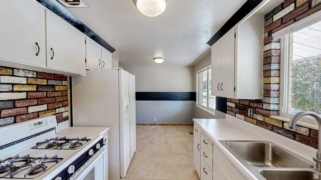 831 E CANYON RD, Spanish Fork, UT 84660