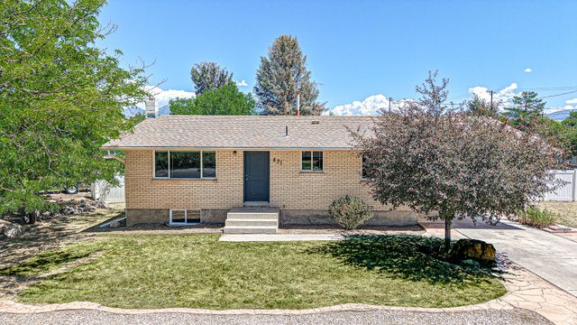 831 E CANYON RD, Spanish Fork, UT 84660