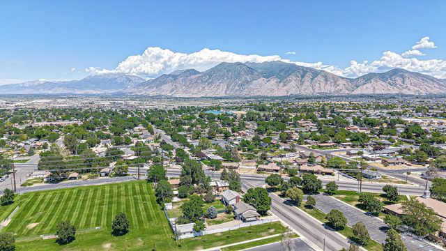 831 E CANYON RD, Spanish Fork, UT 84660