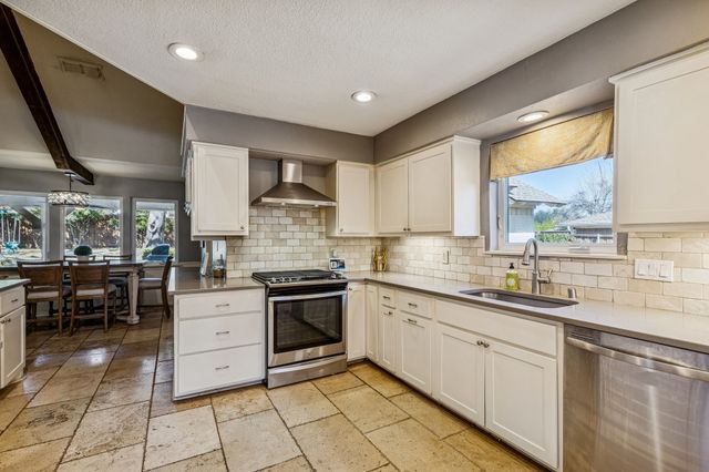 7619 Spring Valley Road, Dallas, TX 75254